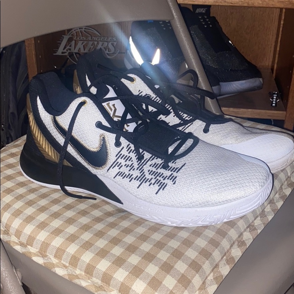 Kyrie flytrap